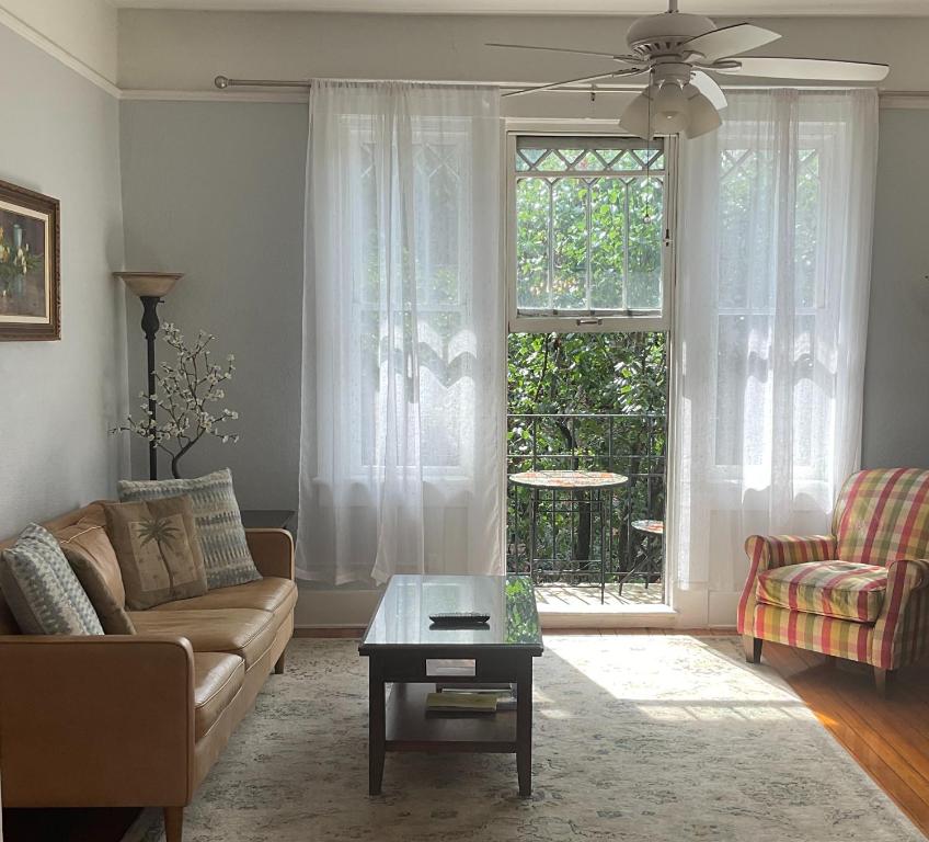 The 17 Hundred 90 Inn